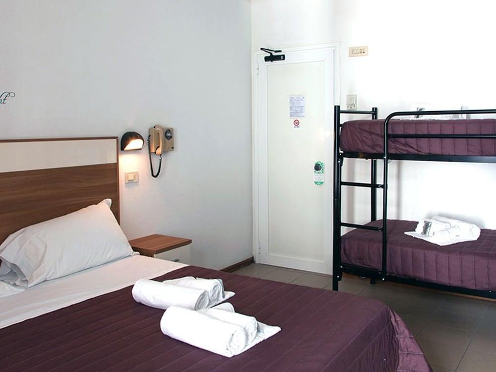 Hotel Vela D'Oro リッチョーネ エクステリア 写真