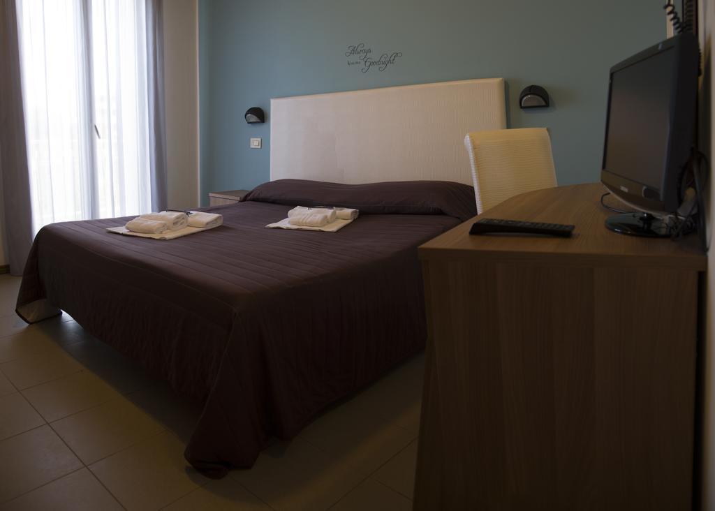 Hotel Vela D'Oro リッチョーネ エクステリア 写真
